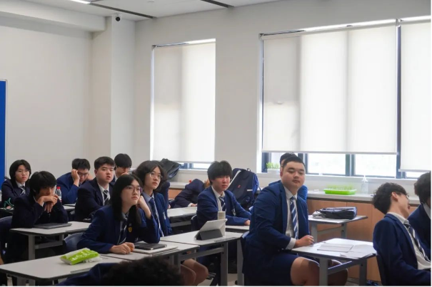 海口哈罗之友与校方共同发起了“灯塔计划”(图2)